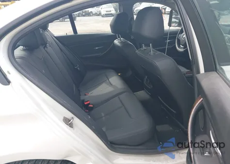 2017 BMW 320I xDrive z USA, uszkodzony, nr VIN WBA8E5G30HNU42435